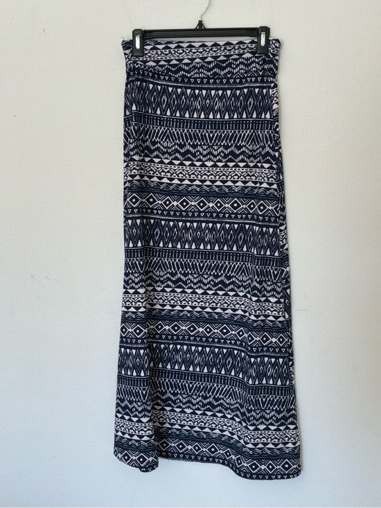 Kiss Dresses & Skirts - Hot Kiss Navy White Tribal Print Maxi Skirt Stretch Boho Pull-On Size S/M